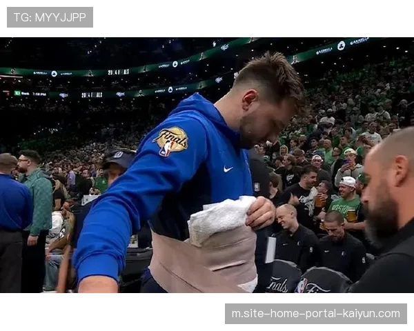 东契奇带伤上阵精神可嘉 但状态明显受影响